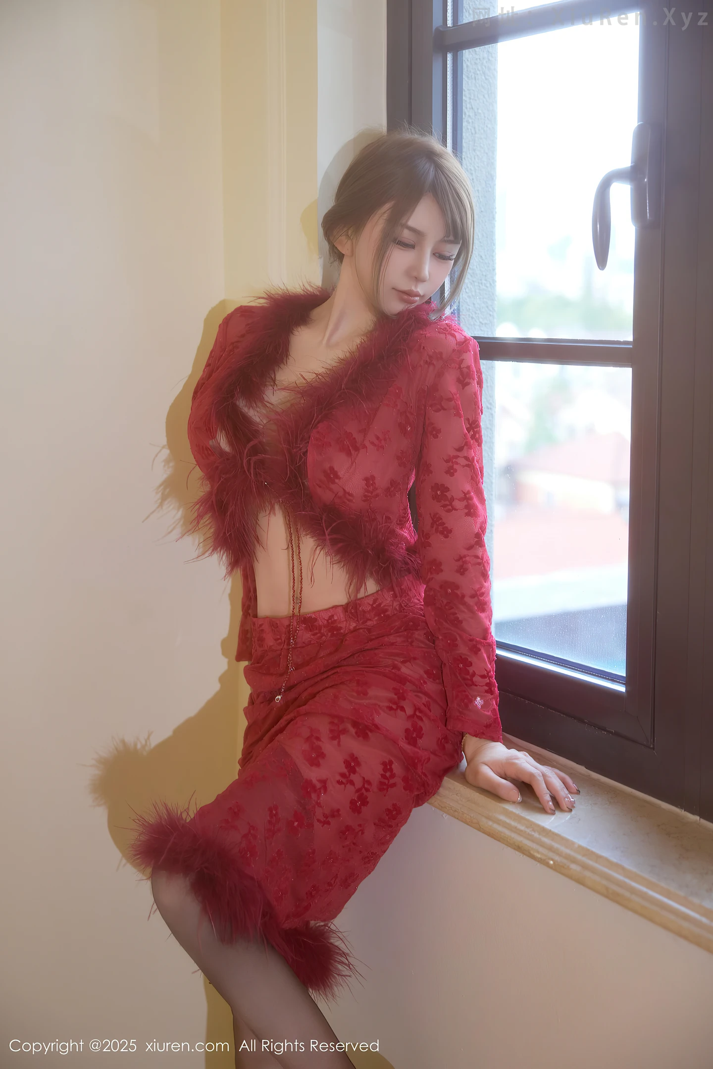 图片[3]-[XiuRen秀人网] VOL.10848 模特Zoe柚柚性感红色复古服饰配超薄黑丝秀凹凸身材诱惑写真52P-秀人网官方网站